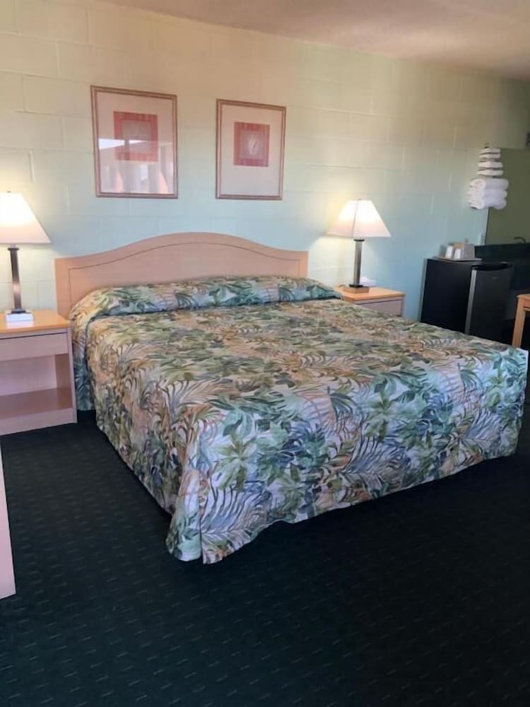 Seahorse Inn (CA) 17/18