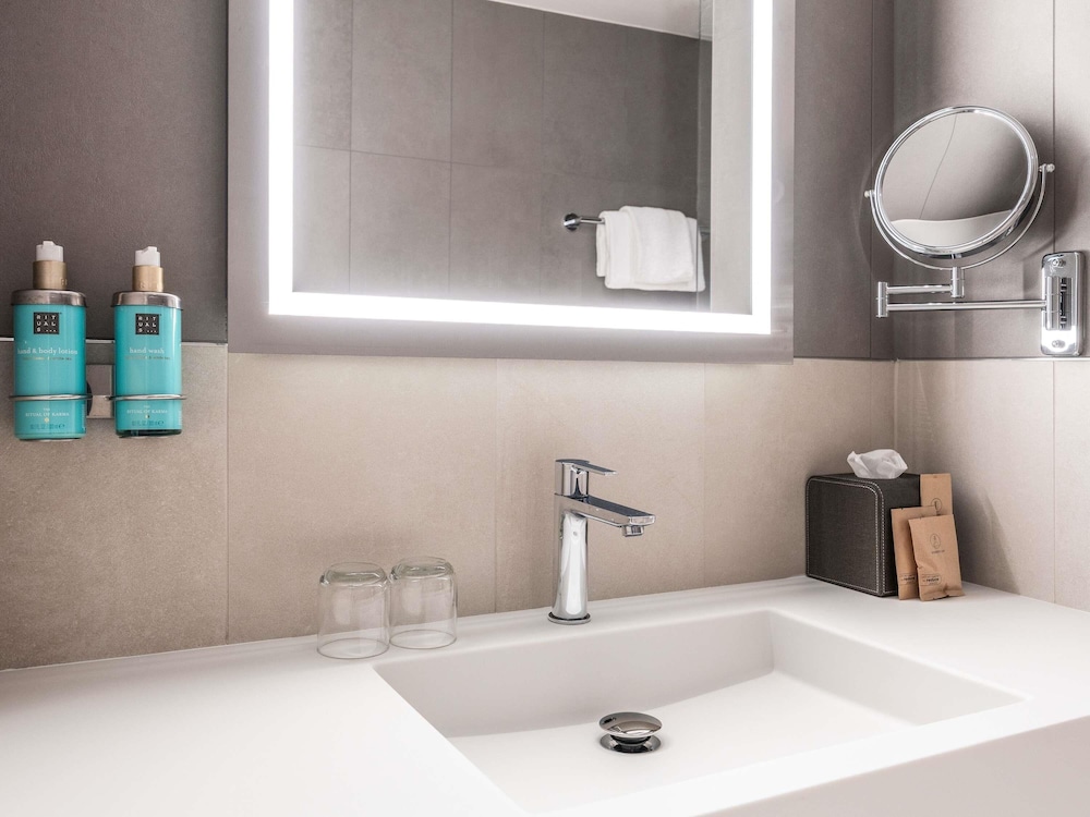 جناح بسريرين كوين، Novotel Brugge Centrum 5/7