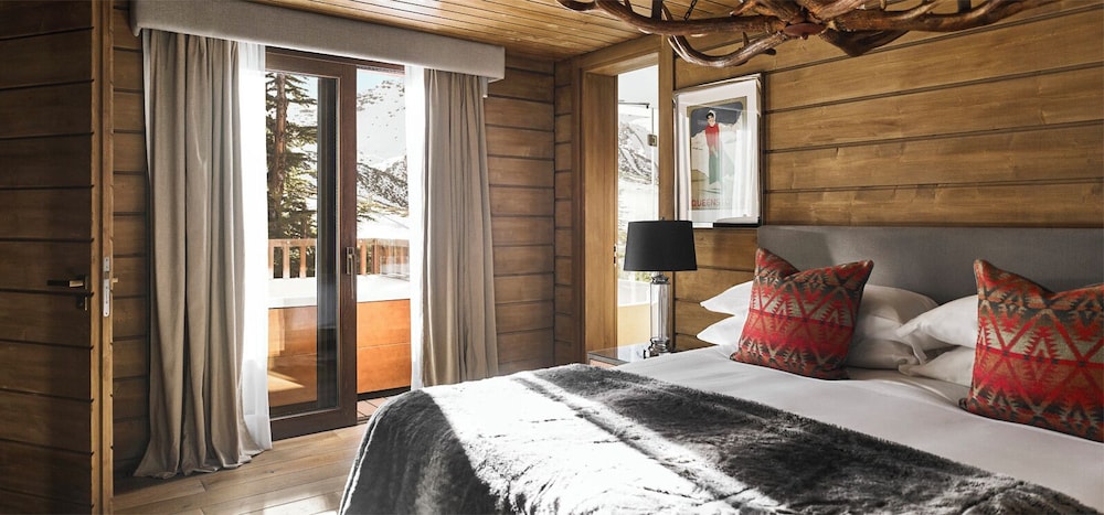 Deluxe, Lodge, Suite, King Bed