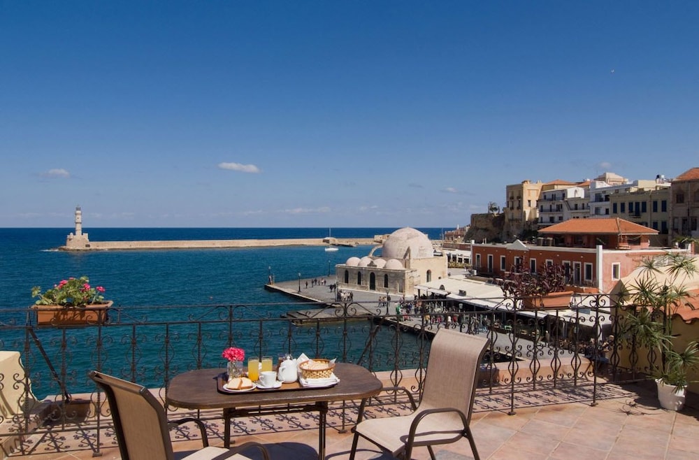 Belmondo Hotel & Suites 33/39