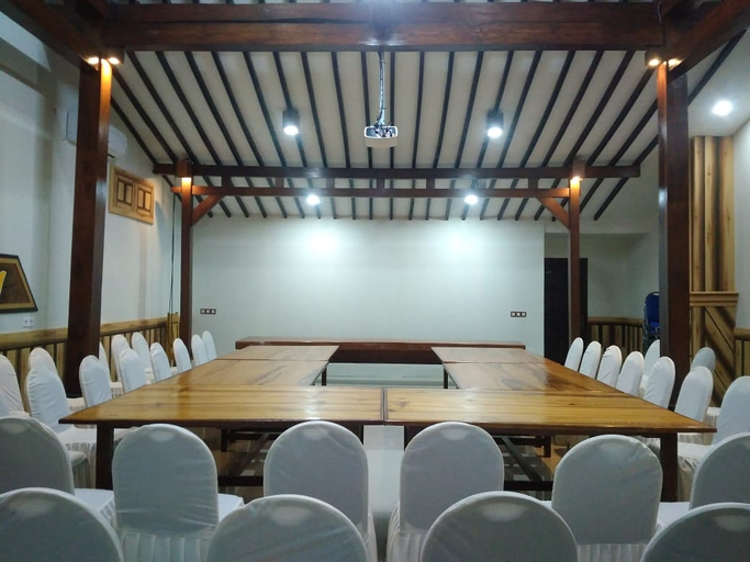 Pesona Osing Hotel Butik 6/11