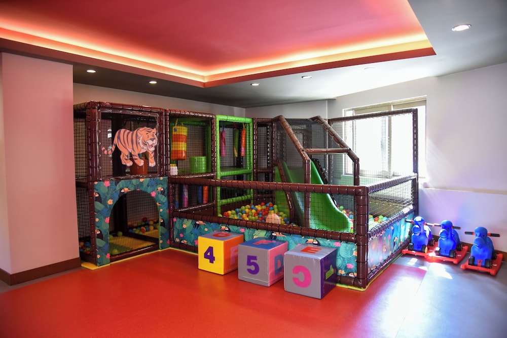 Royal Dragon Hotel 38/50