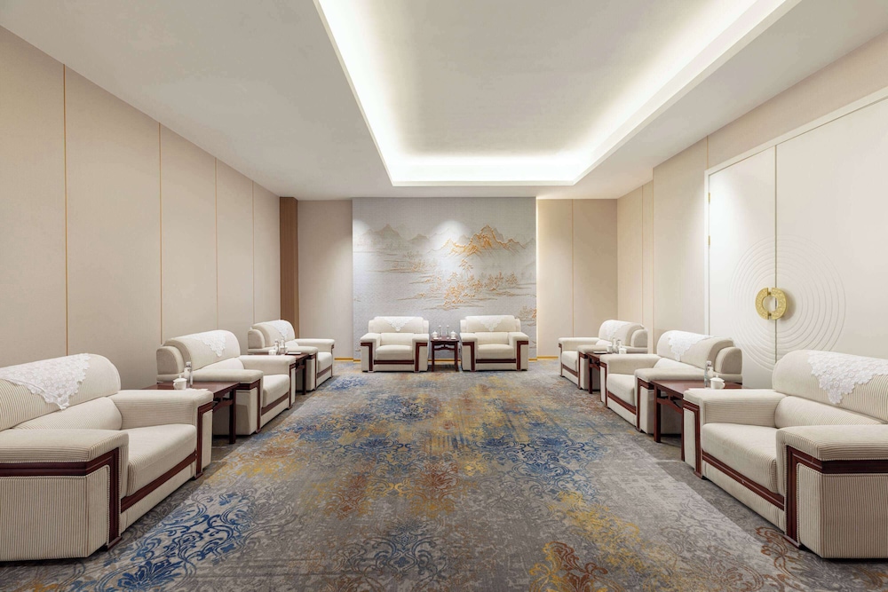 Ramada Plaza by Wyndham Ezhou Binjiang 16/23