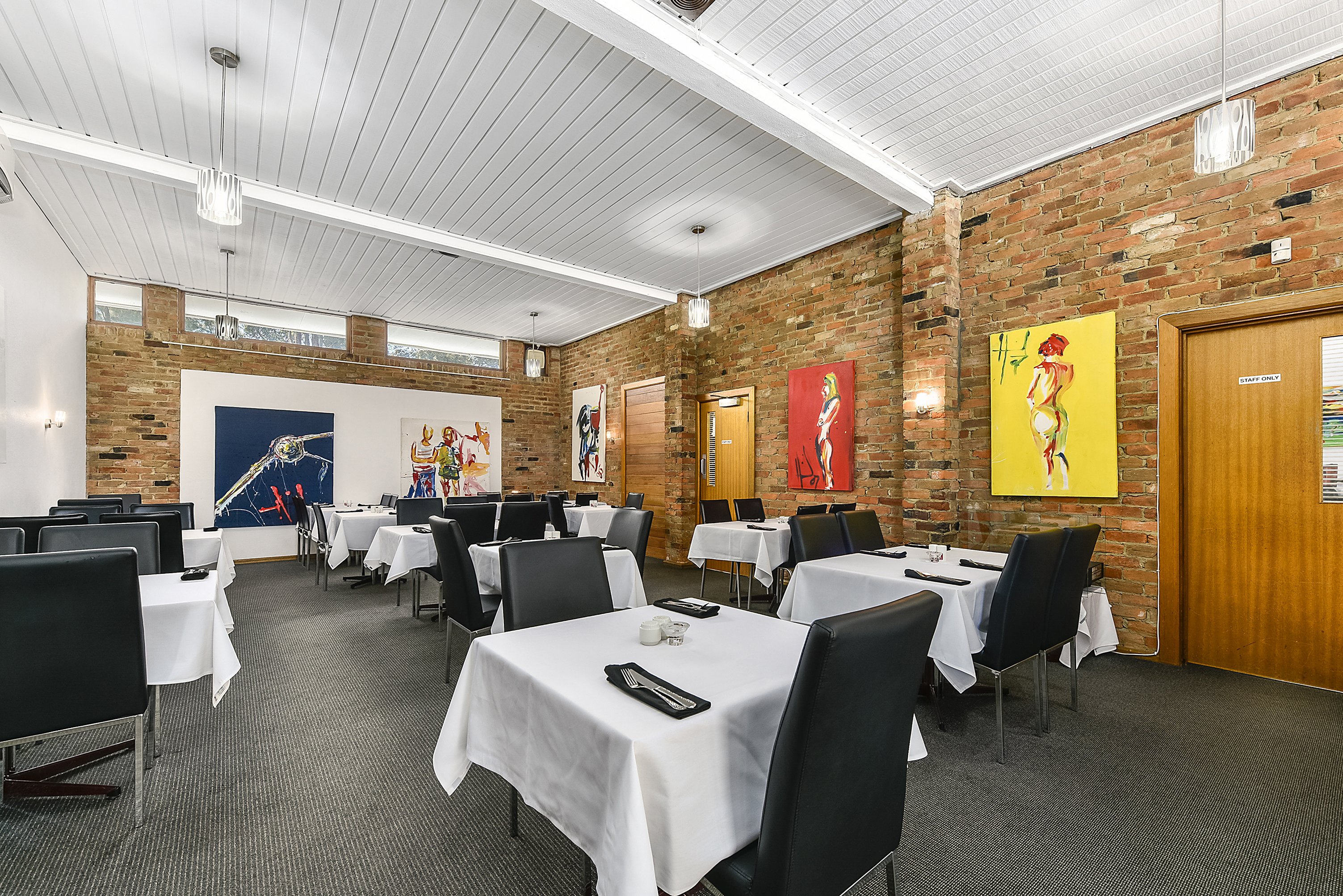 WILLIAM MACINTOSH MOTOR LODGE 30/31