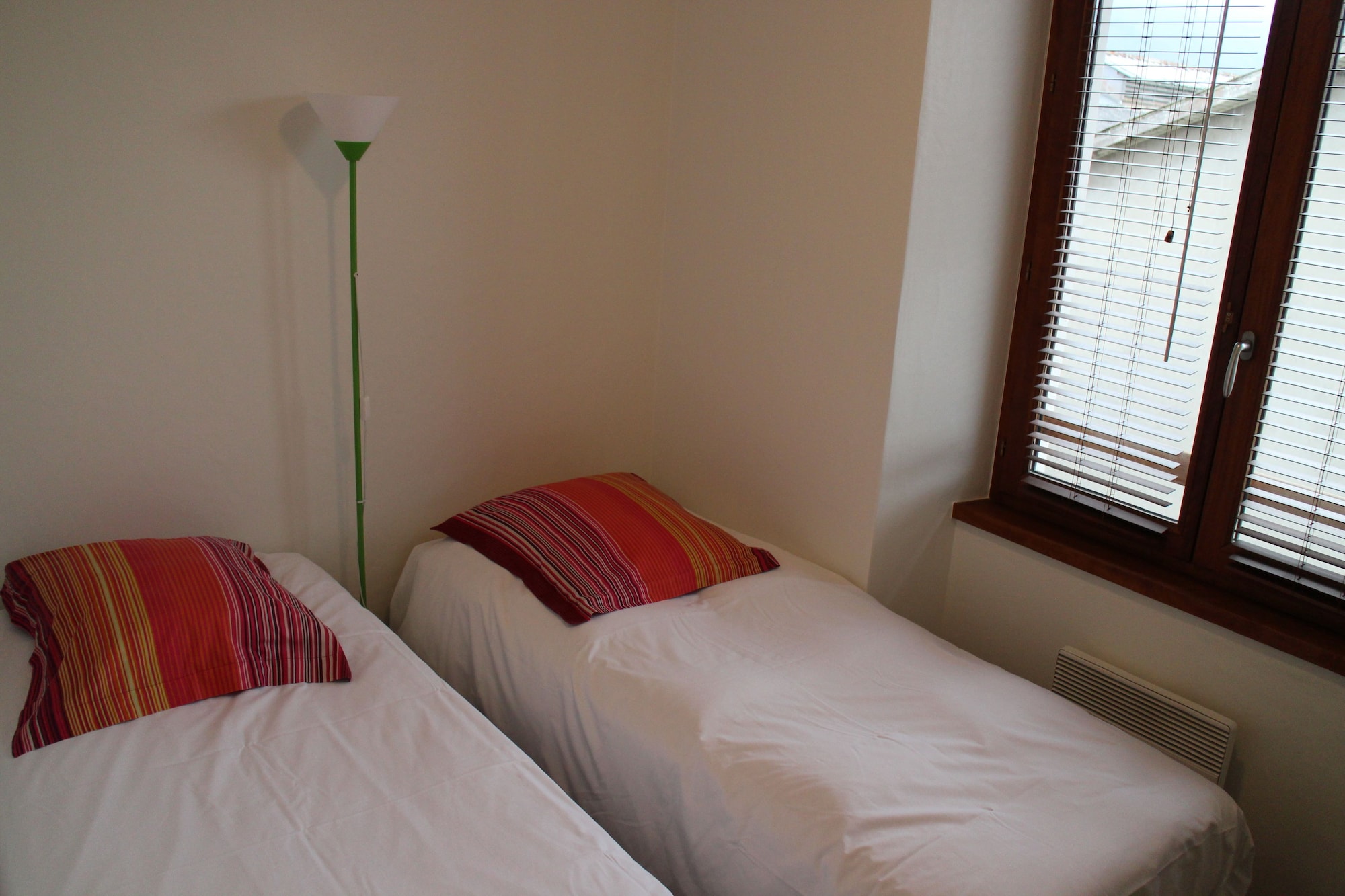 2 BEDROOMS, APARTMENT
