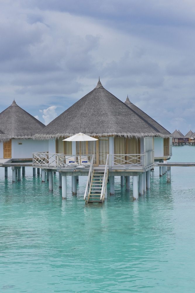 Angaga Island Resort And Spa 50/57