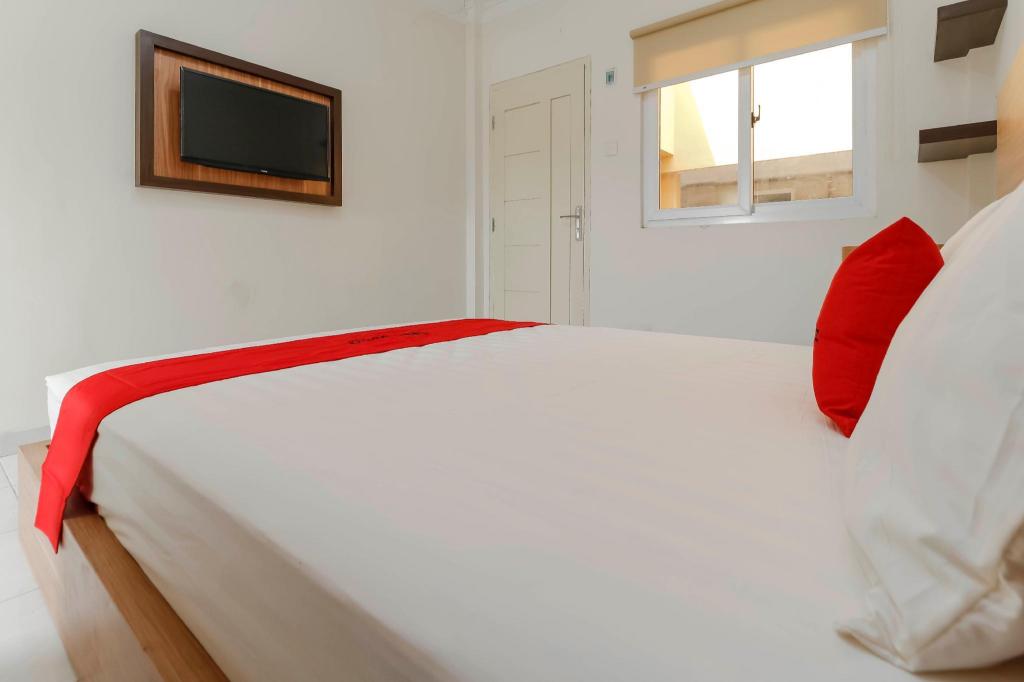 Reddoorz Plus Near Palembang Square Mall 22/33