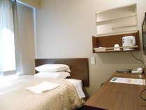 Semi Room, Petite, Double Bed, Shared Bathroom, Smoking
