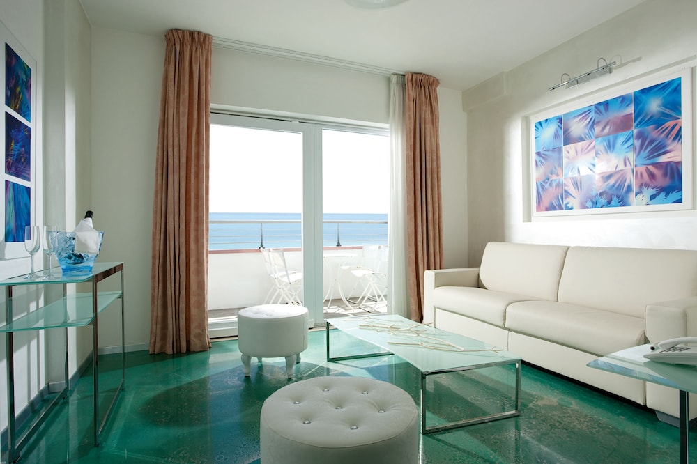 Adriatic Palace Hotel 45/65