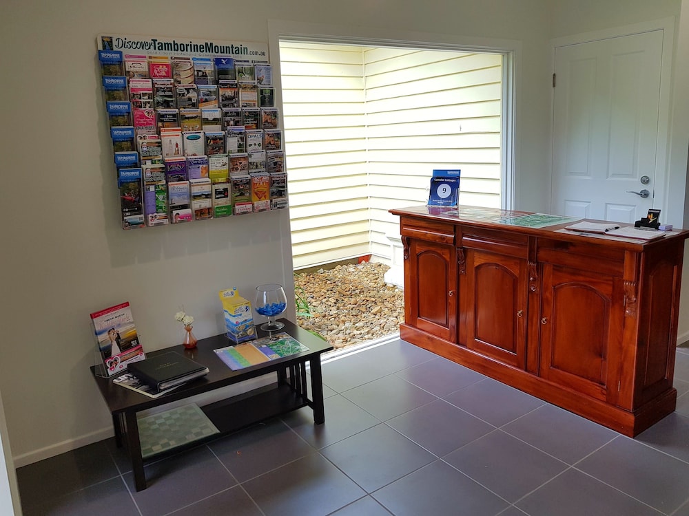 Camelot Boutique Accommodations 6/54