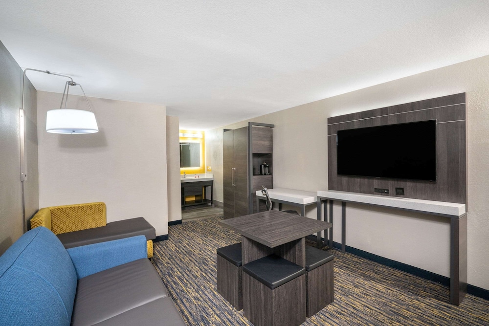 Baymont By Wyndham Murfreesboro 27/42