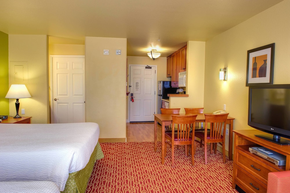 Towneplace Suites Las Cruces 8/32