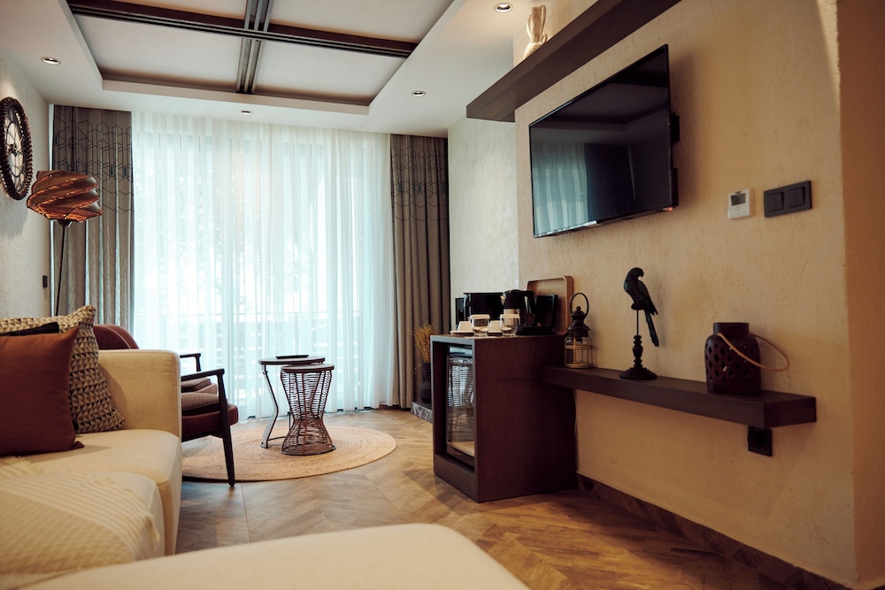 Parmos Otel 26/50