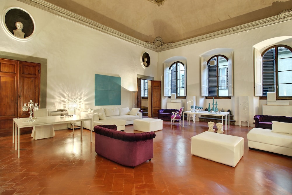 PALAZZO TOLOMEI RESIDENZA D'EPOCA 40/50