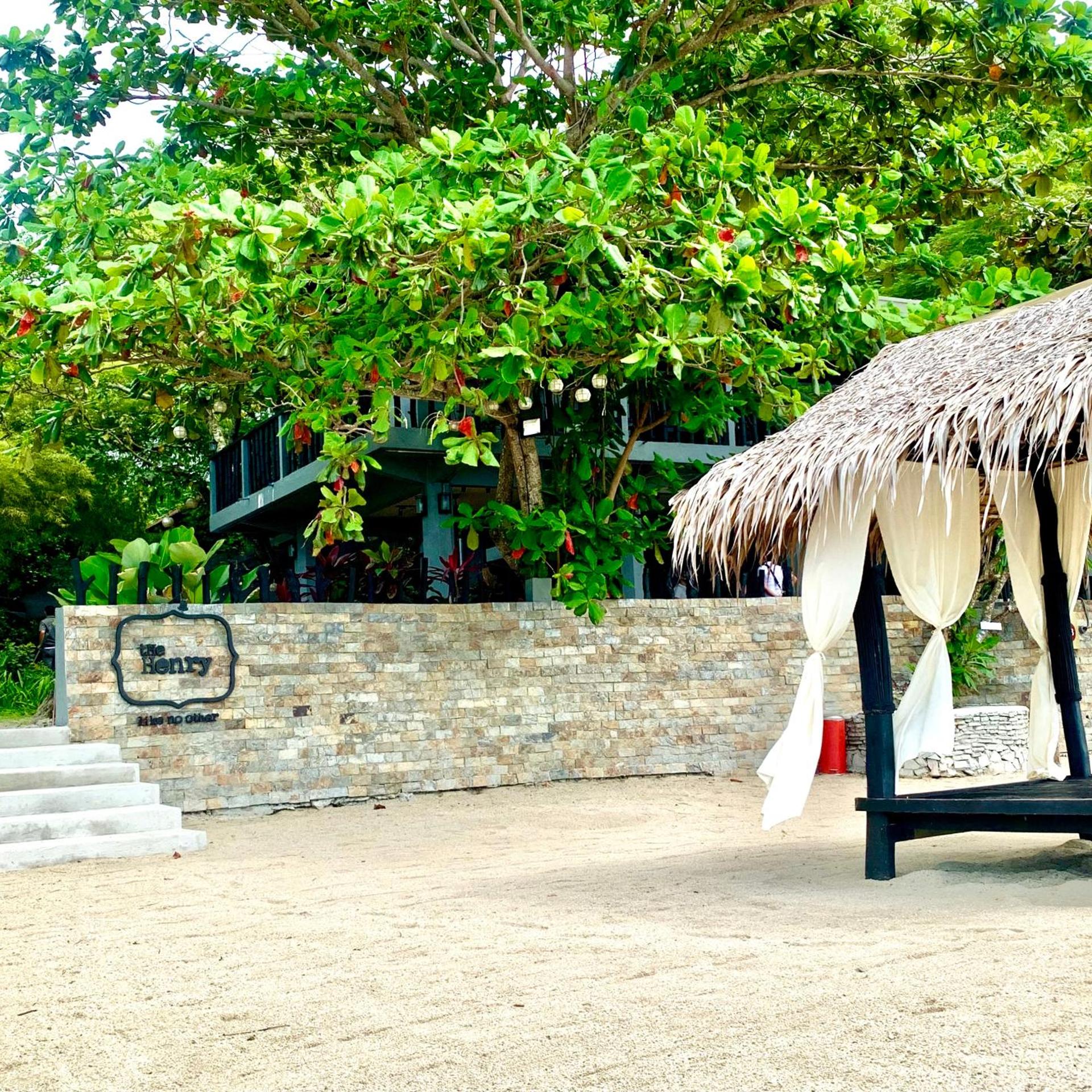 The Henry Resort Taramindu Laiya 53/56