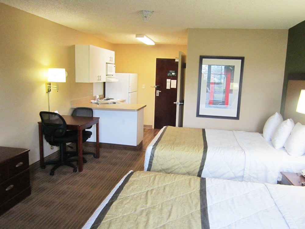 Studio 6 Suites Seattle Kent WA 35/53