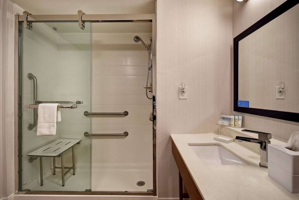 Hampton Inn Auburn 15/40