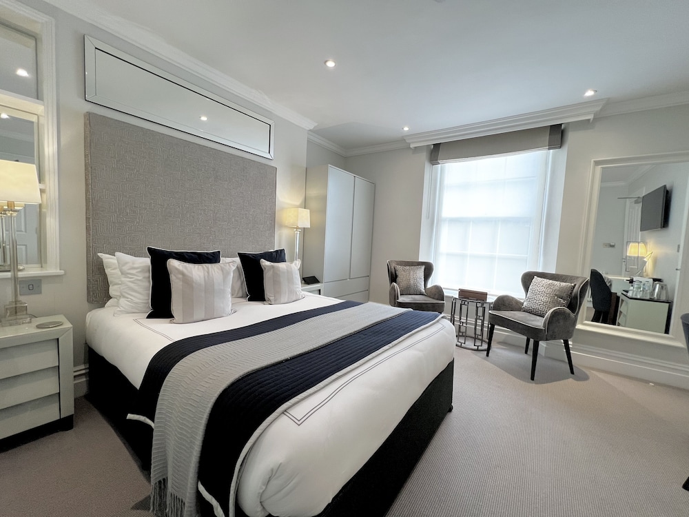 Tavistock House Hotel 8/38