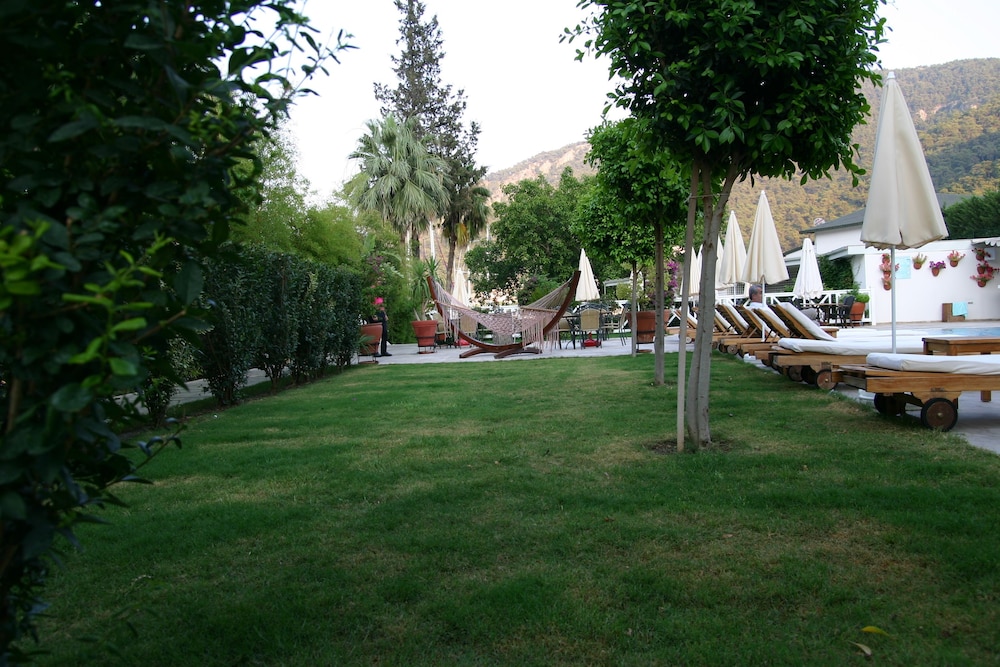 MARINA BOUTIQUE FETHIYE 32/50