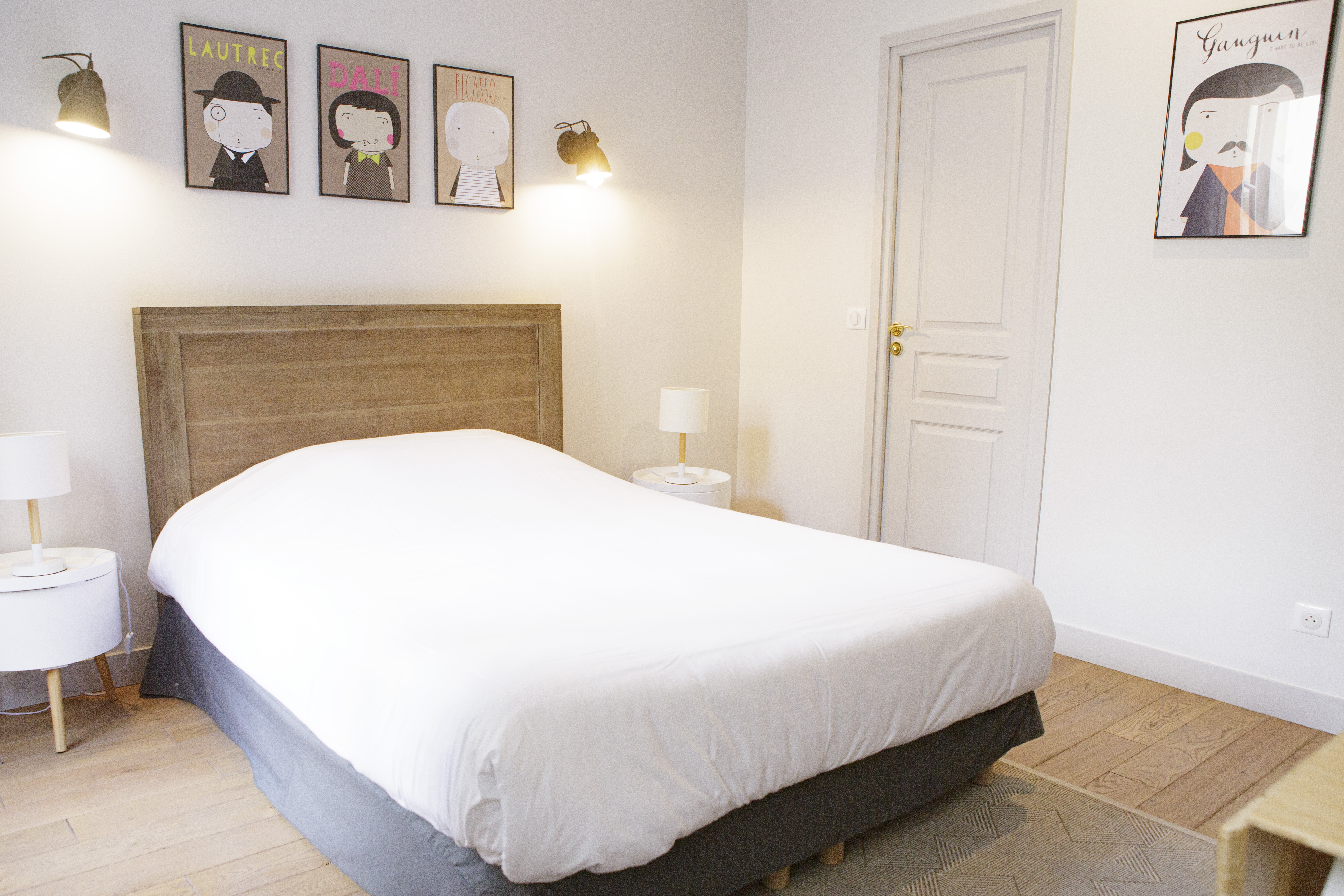 Room at Les Apparts de l Oncle Louis, VERSAILLES