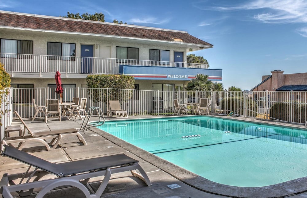 Motel6 Mojave, CA 9/69