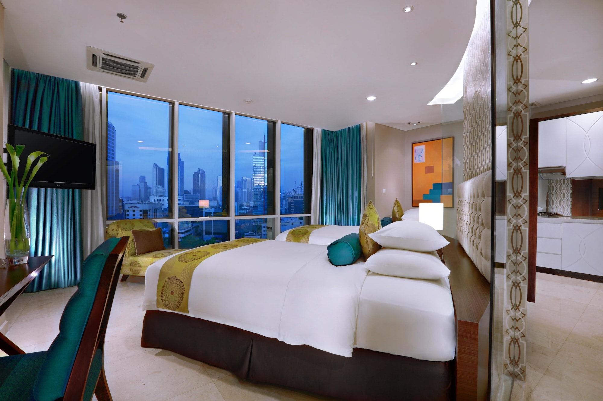 1 BEDROOM SUITE