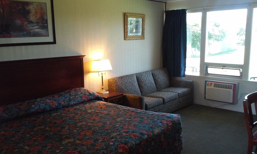 Motel Oasis Inn 39/56