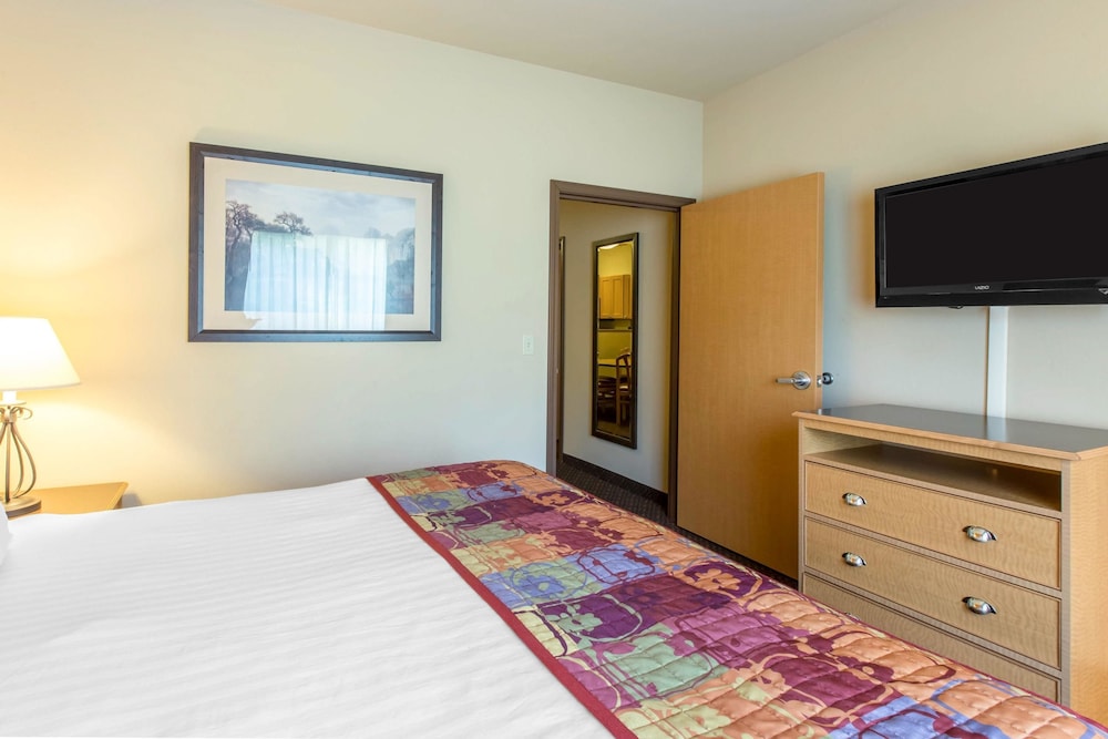 Comfort Inn & Suites Glenwood Springs On The River 8/27