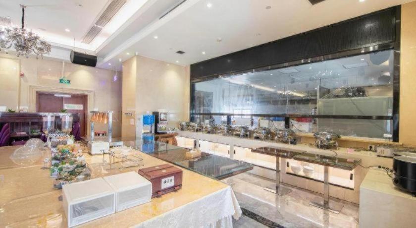Vienna Hotel (Zhongshan Guzhen Lighting Expo Center) 14/60