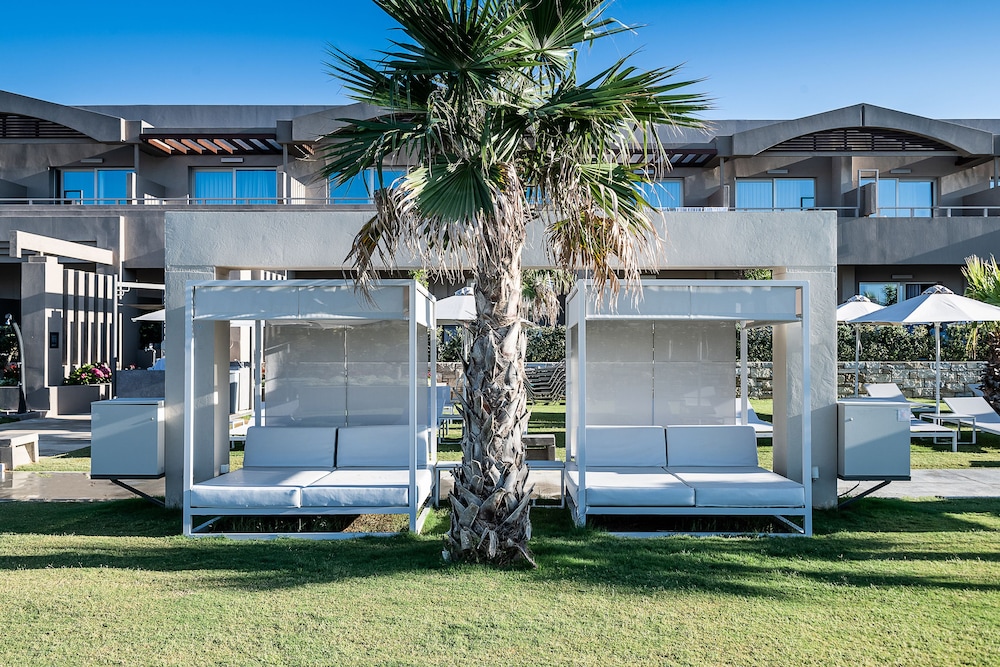 Euphoria Resort 69/76