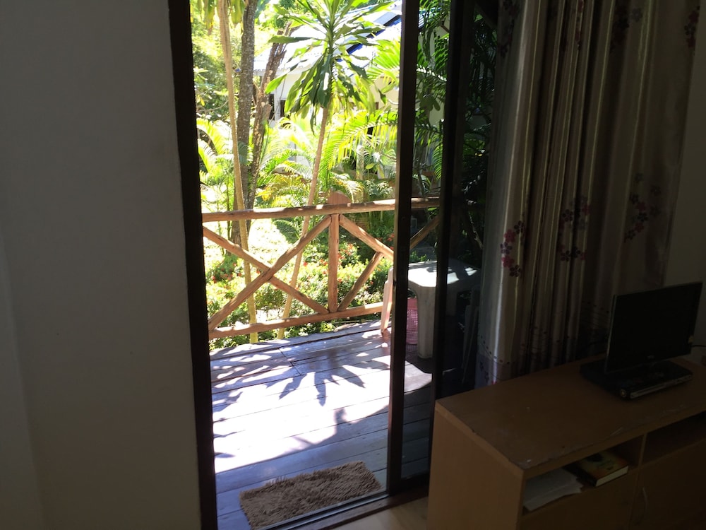Lonely Beach Resort 22/50