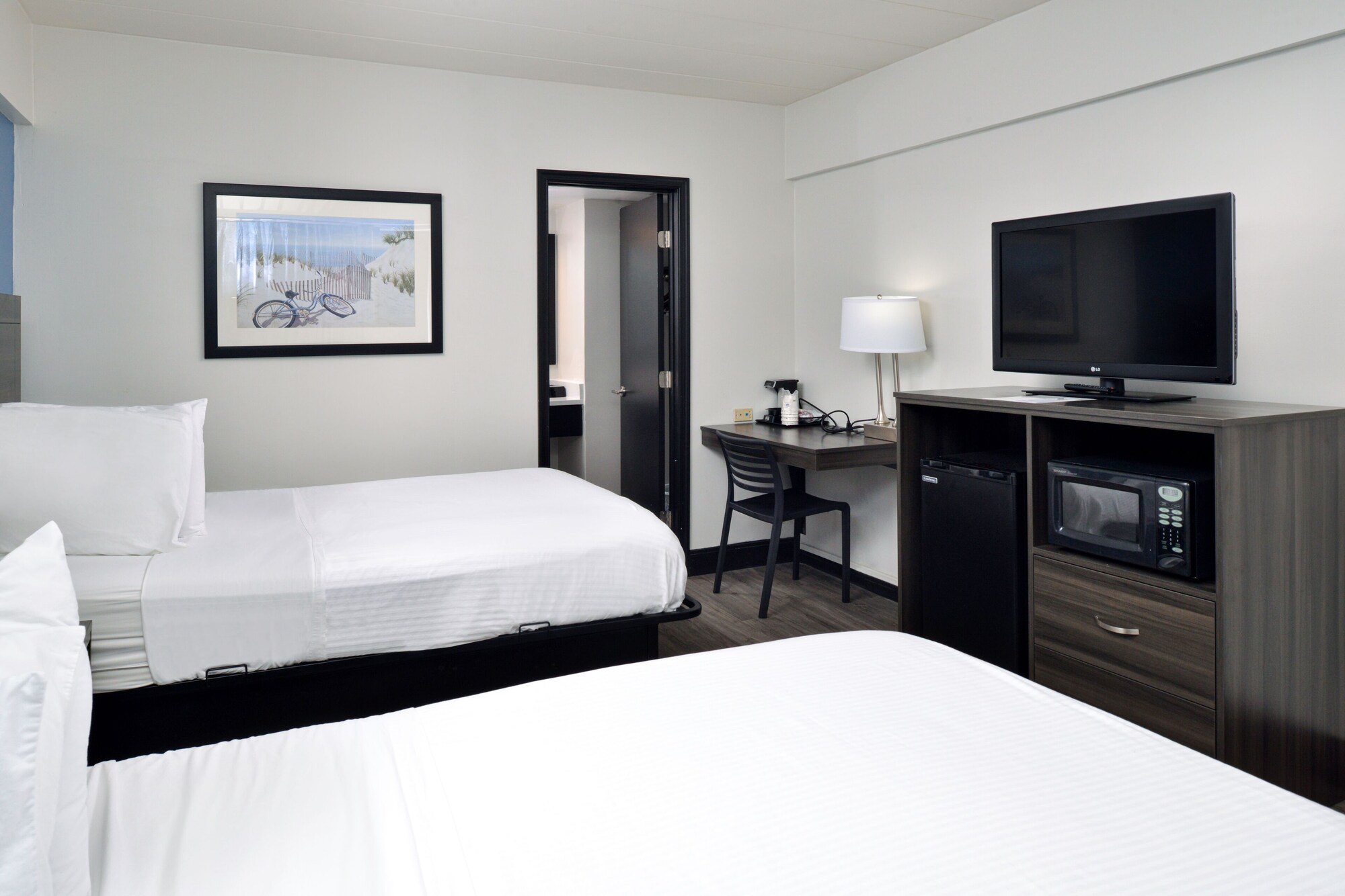 غرفة قياسية بسريرين مزدوجين، SureStay Hotel by Best Western Virginia Beach Royal Clipper 10/10