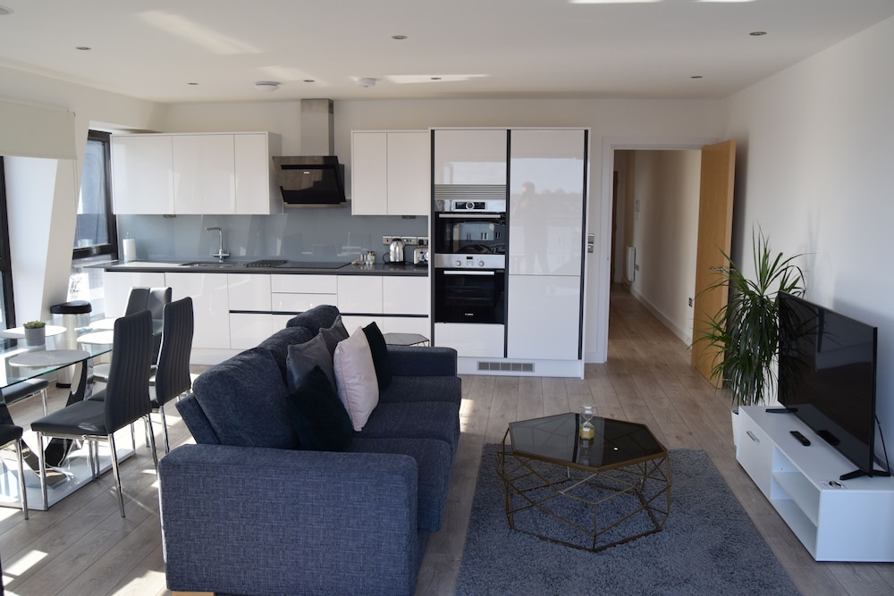 Morland House 32/50