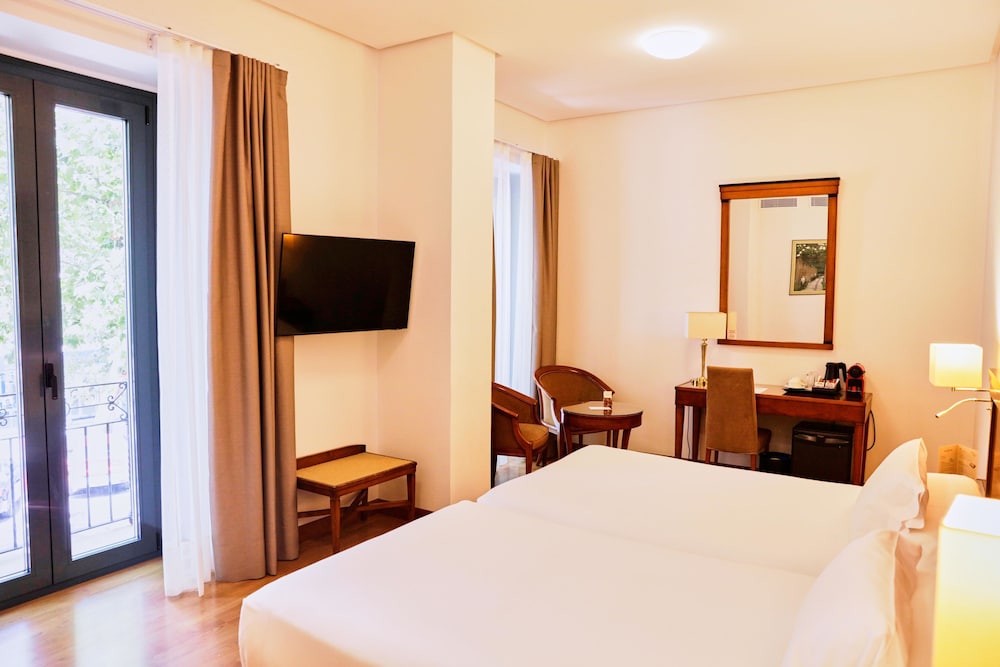 غرفة بريميوم، Becquer Hotel 7/10