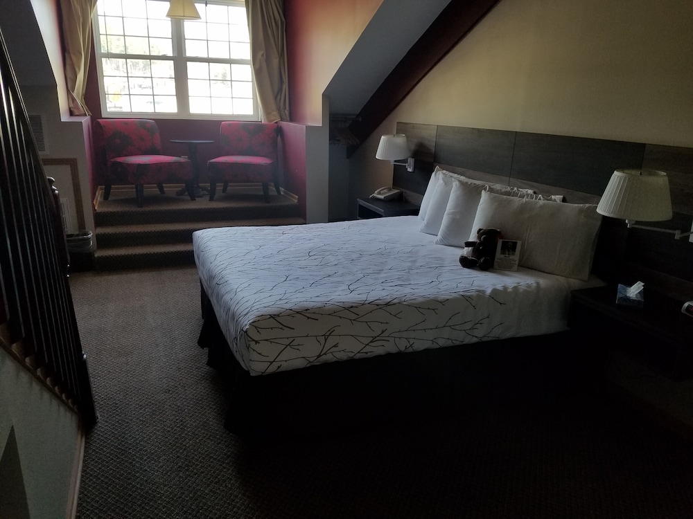 Loft, Suite, King and Twin Beds