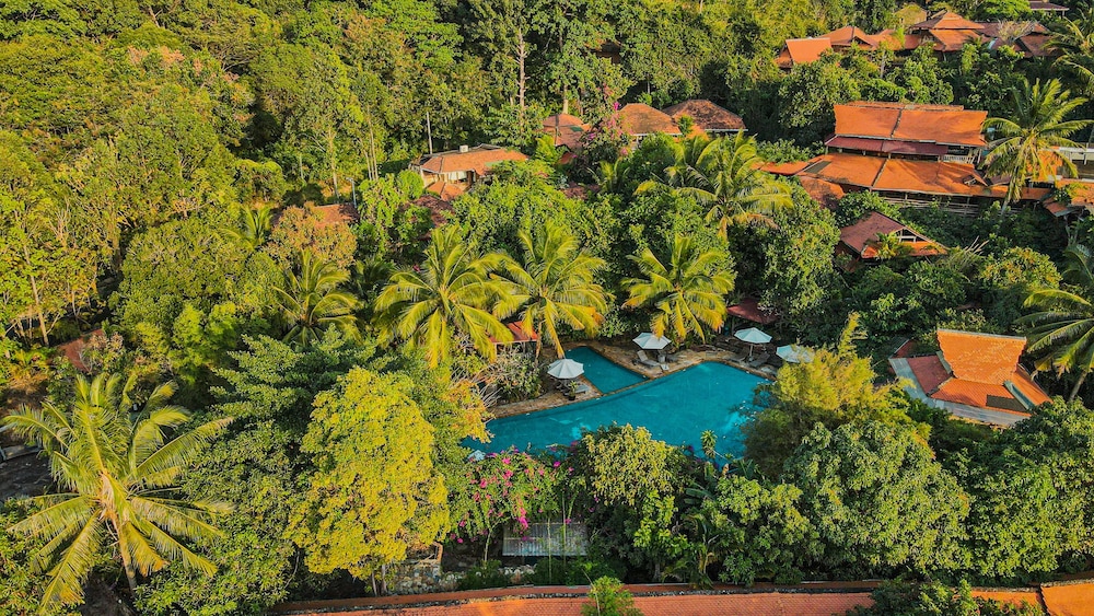 Veranda Natural Resort 70/72