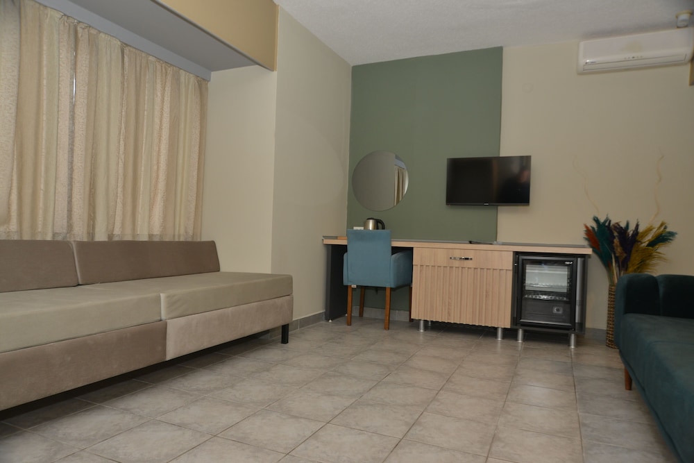 Greenmar Apartments 31/42