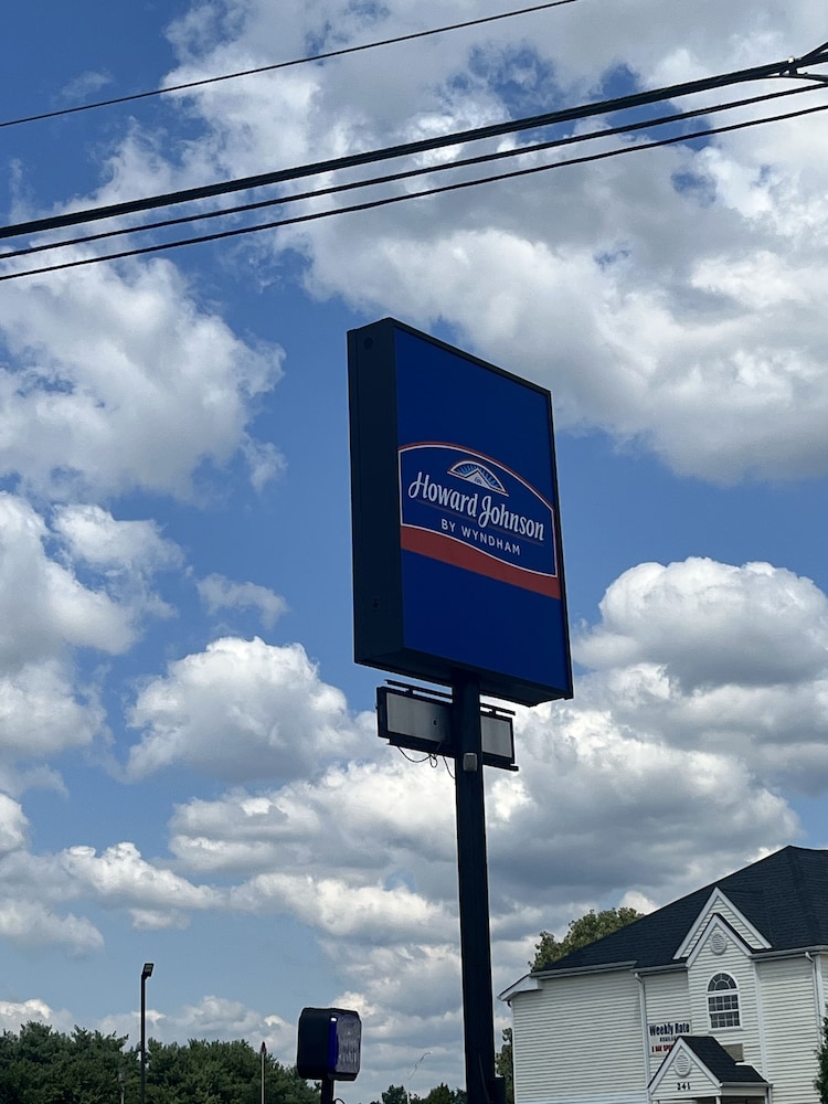 Howard Johnson by Wyndham Clarksville Tennessee 41/45