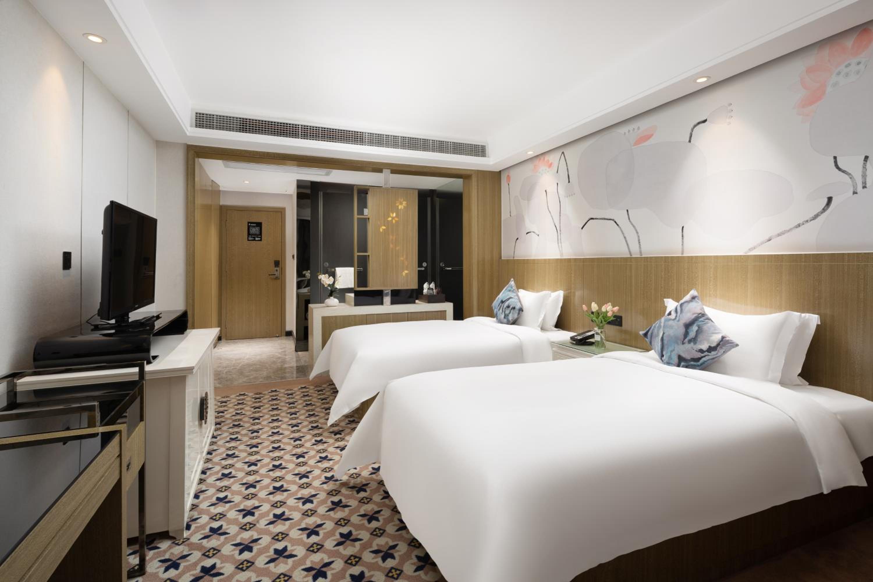 DELUXE TWIN ROOM H