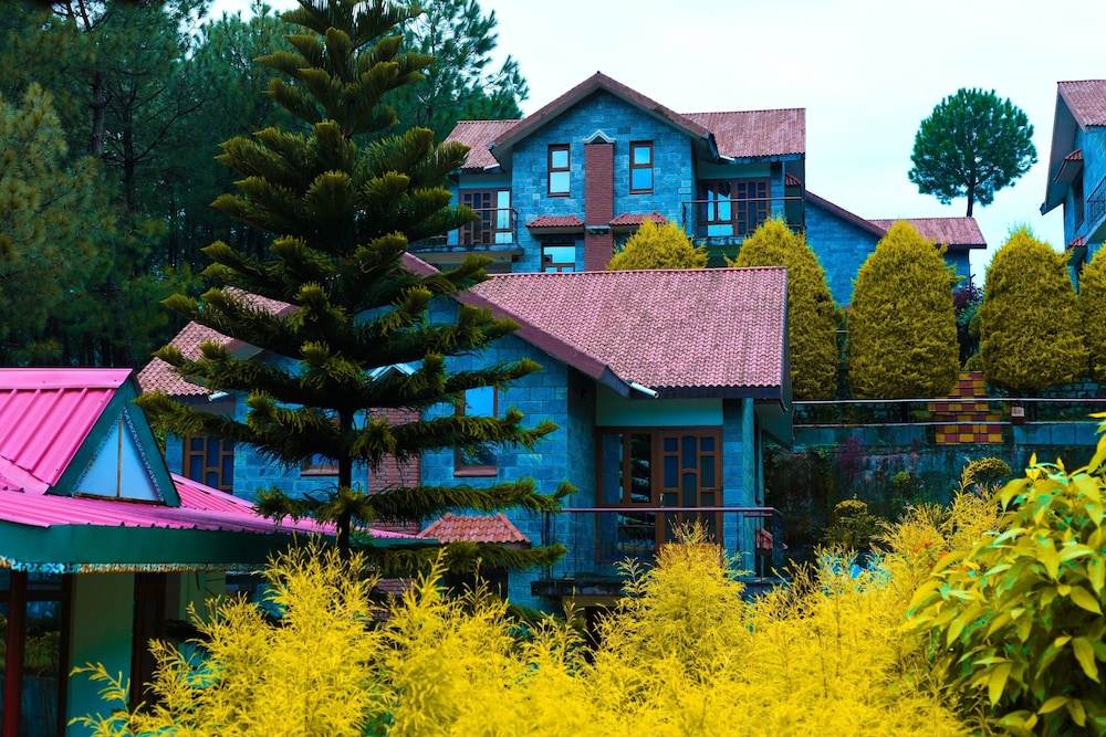 Nature Bloom Hotel And Resort 45/50