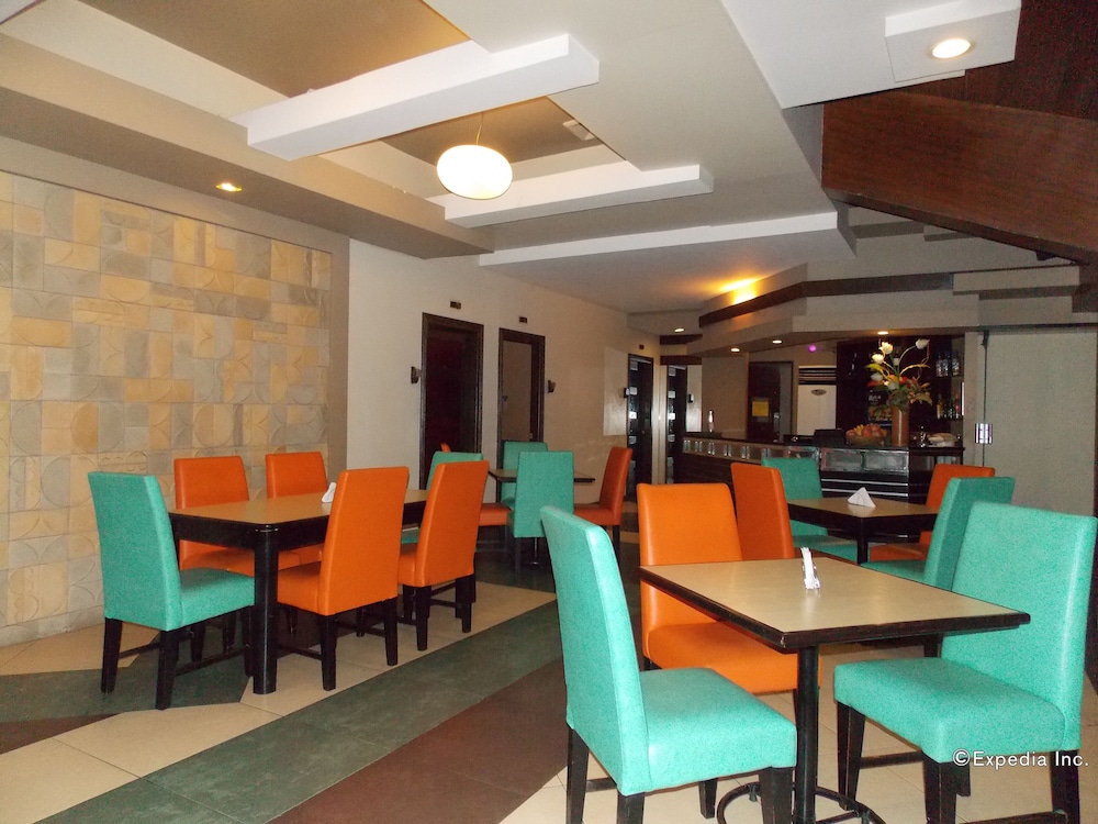 MO2 Westown Hotel Bacolod - Mandalagan 40/50