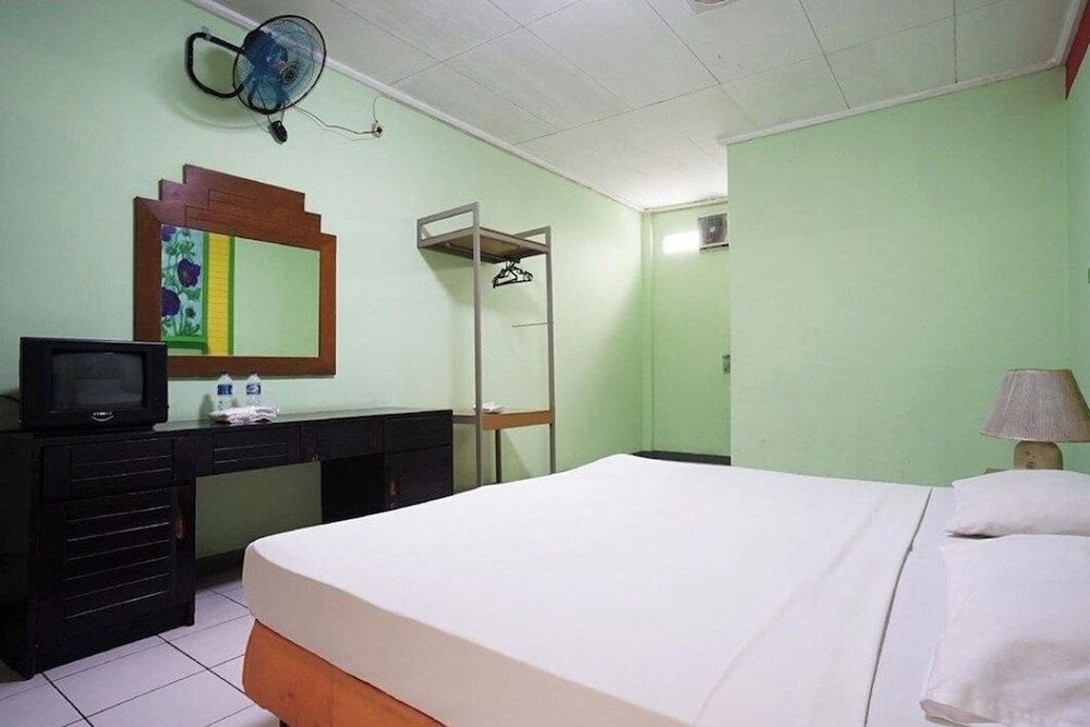 Hotel Bandung Permai by ZUZU 23/34
