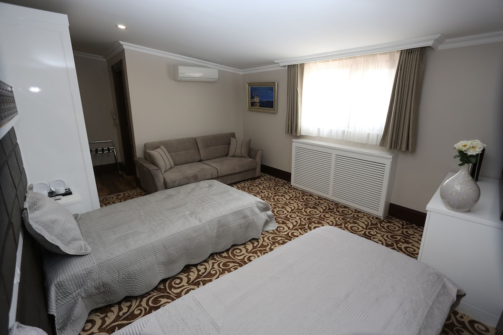 K SUITES HOTEL 11/58