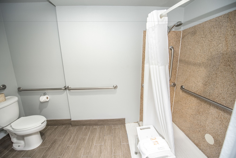 Cielo Hotel Bishop-Mammoth, an Ascend Collection Hotel 50/50
