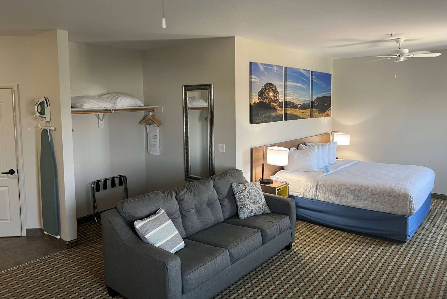 Days Inn & Suites by Wyndham Columbus NE 4/20