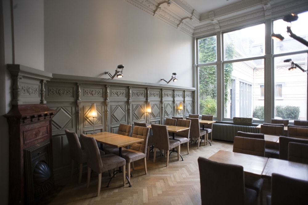 restaurant-cafeteria
