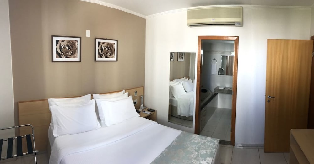 Oitis Hotel 7/63