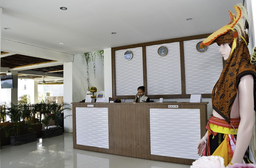 La Cecile Hotel and Cafe Komodo 3/30