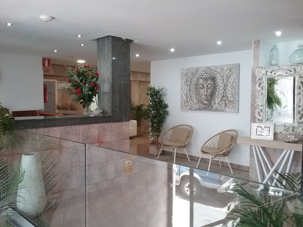 Residencia Cardona 47/57