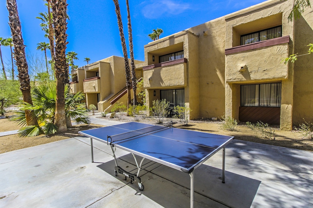 Desert Vacation Villas 7/27